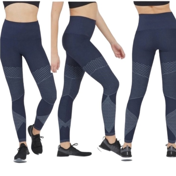 NWOT Spanx Look At Me Now Seamless Moto Leggings Women's - Picture 1 of 5